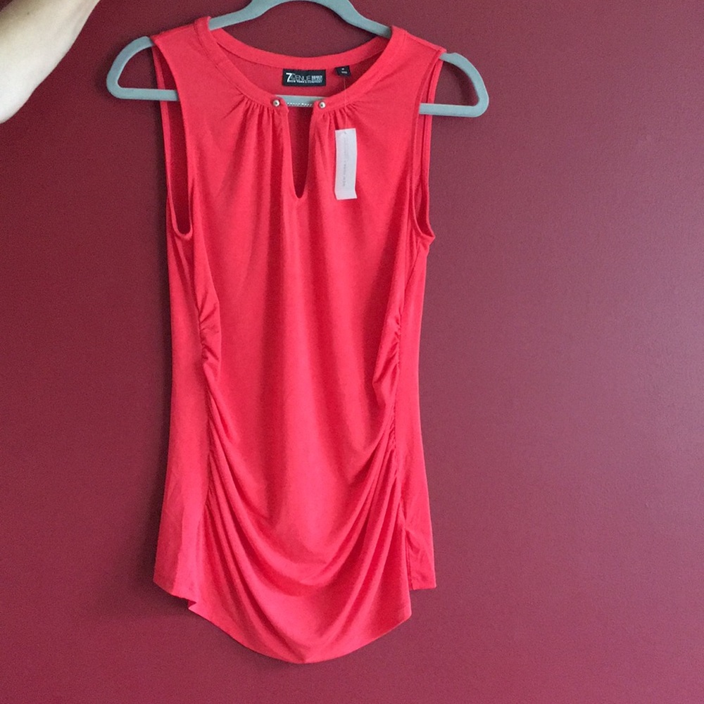 NEW YORK & COMPANY fitter shirt in red